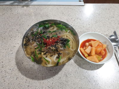 Dongsang Market Kalguksu