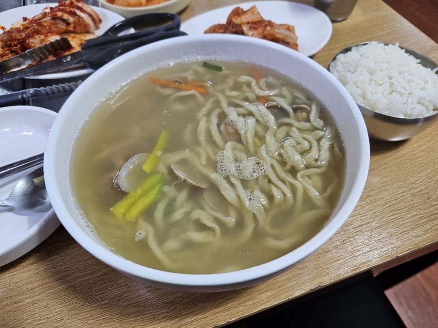 Gimgane Yeongyang Haemul Kalguksu