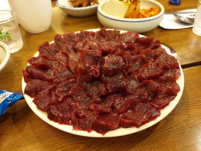 明成生肉