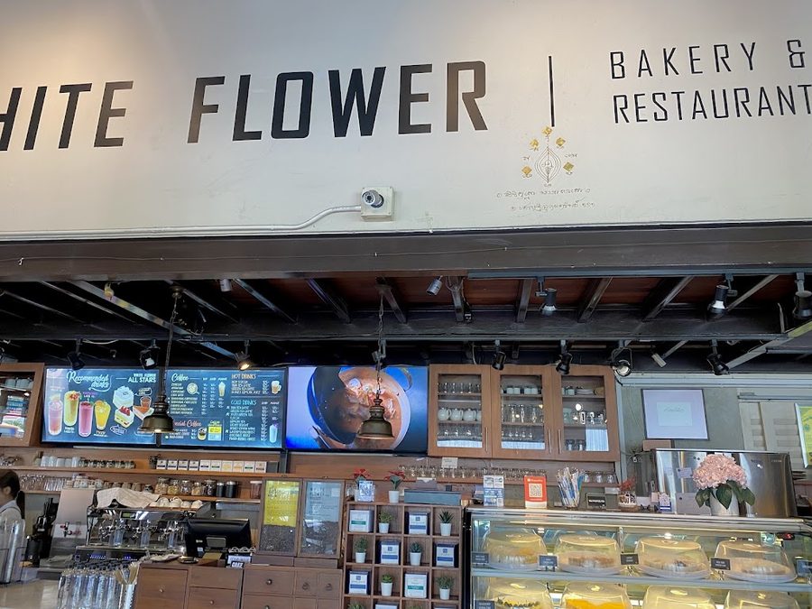 White Flower Factory - ครัวดอกไม้ขาว