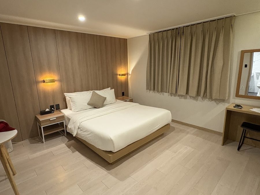 Two H Hotel