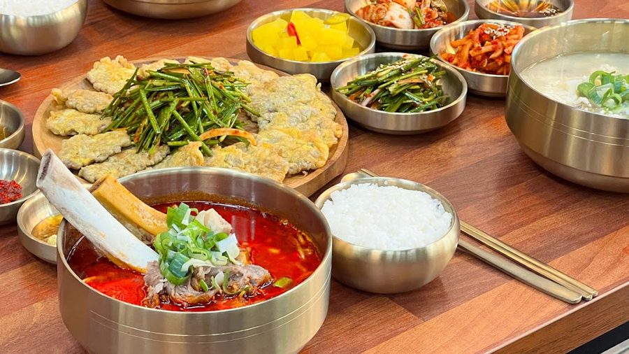 Cheongchun Udon & Cheongchun Yukgaejang