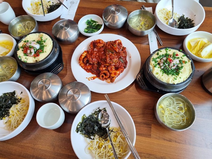 Mugyodong Yujeong Nakji Jamsil Branch