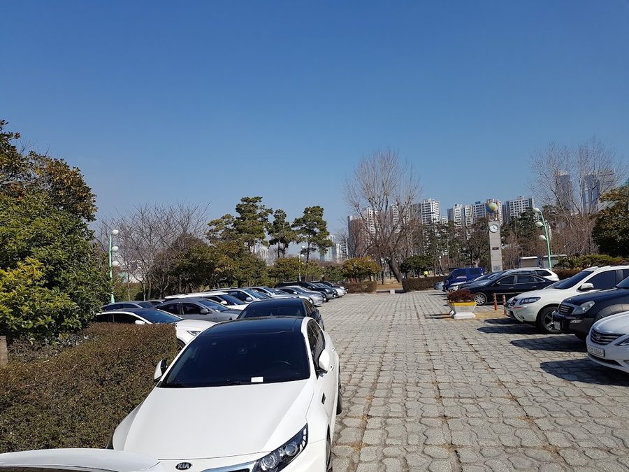 Peace Park Parking Lot
