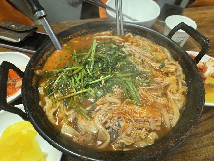 Yeongyang Beoseot Kalguksu