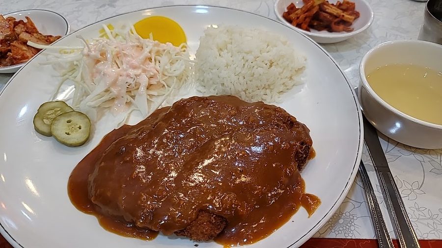 Wang Donkatsu & Wang Naengmyeon Boramae Branch
