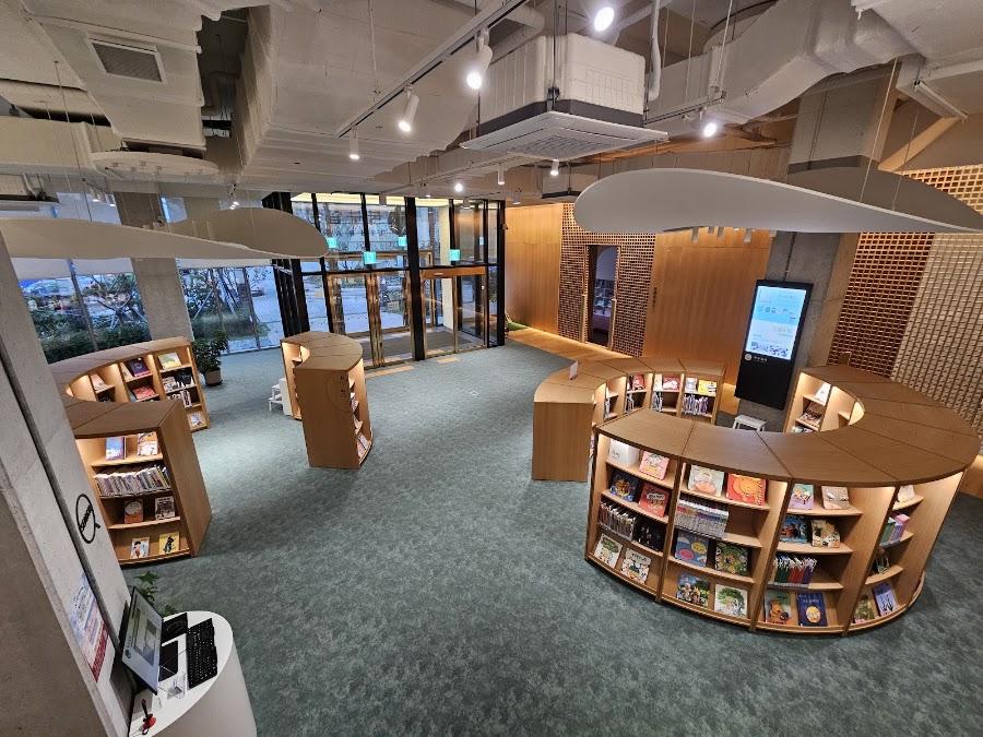 Bukduchilseong Library