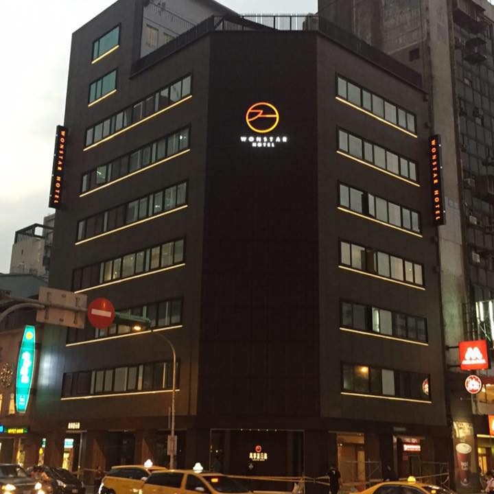 East Dragon Hotel