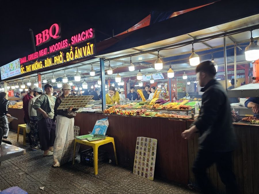 Son Tra Night Market