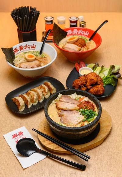 톤코츠 화산 라면
