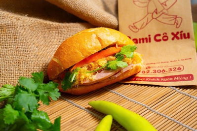 BAMI CÔ XÍU | Bánh Mì Ngon Cô Giang | Bá