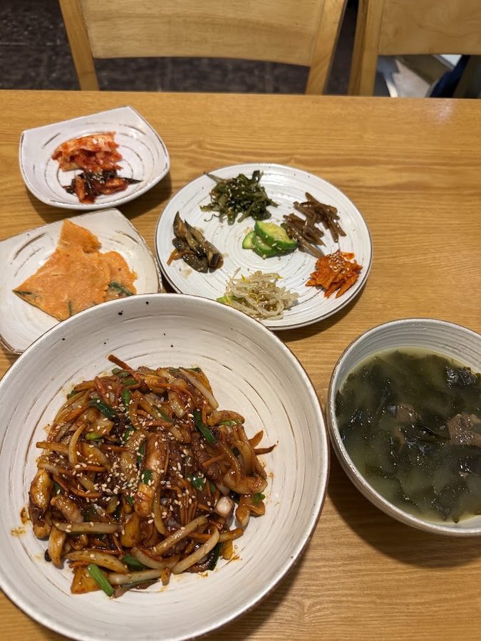 Gyeongju Jangmo Nim Miyyeokguk