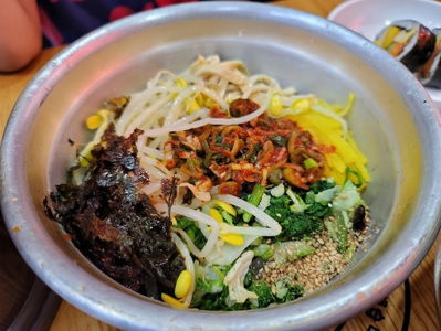 Yeongil Son Kalguksu
