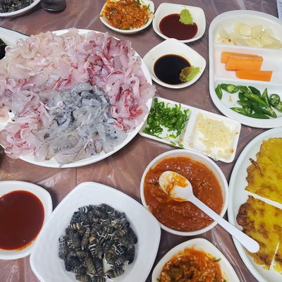 密陽市場生魚片店