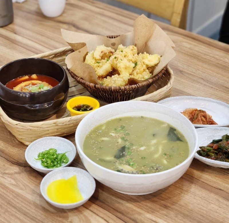 차롱보말전복칼국수