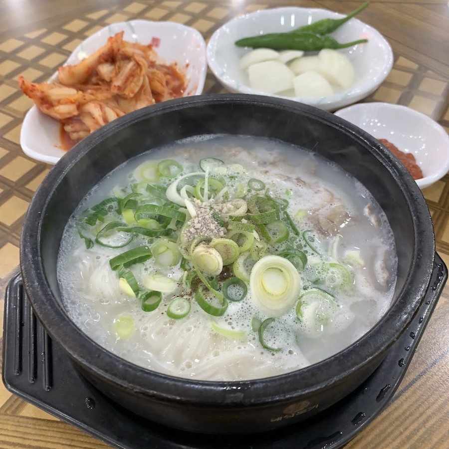 Yesan Gamasot Jangsu Chon Seolleongtang Jeju Branch