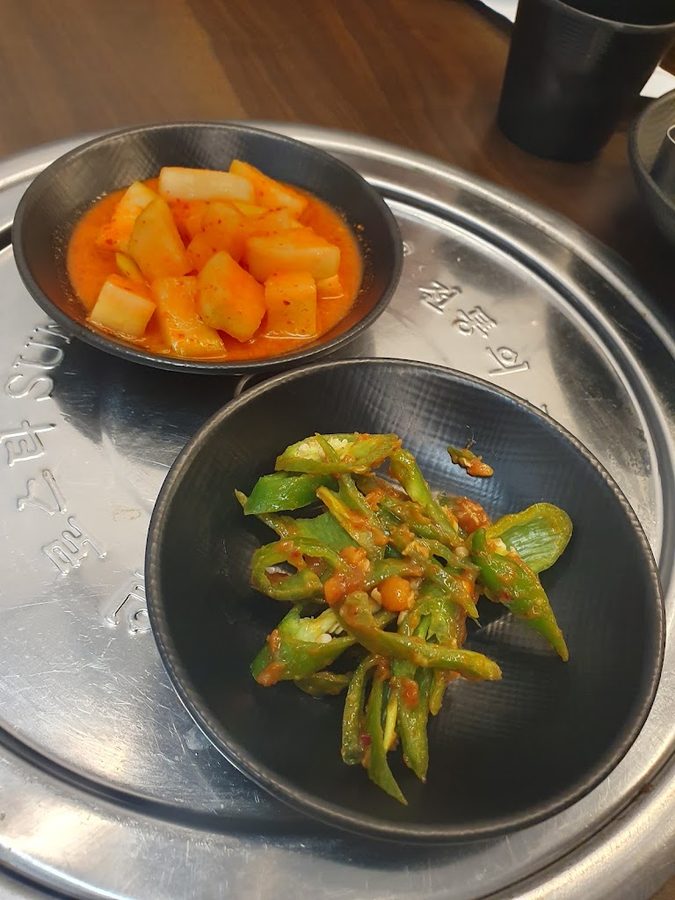 Gosu Sinseonhan Dwaejigogireul Sonsu