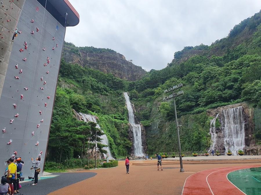 Yongma Falls Park