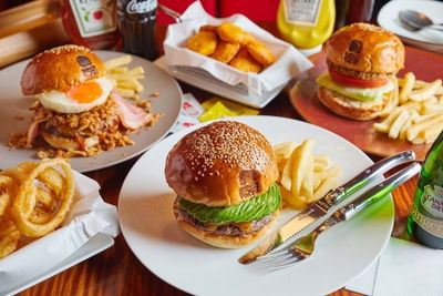 Burger Revolution Tokyo Wine & Bar Roppongi
