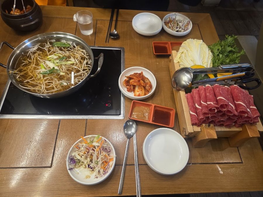 Myeongdong Kalguksu Shabu-Shabu Hakdong Station Branch