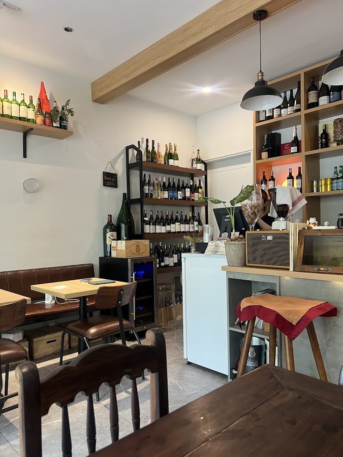 Bouchon Wine & Champagne Corner