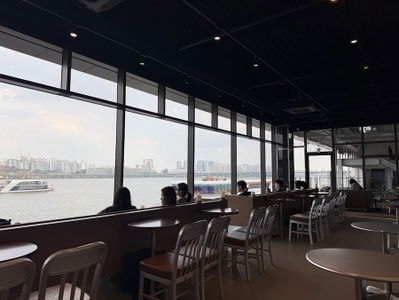 Our Bakery Yeouido Hangang Park Branch
