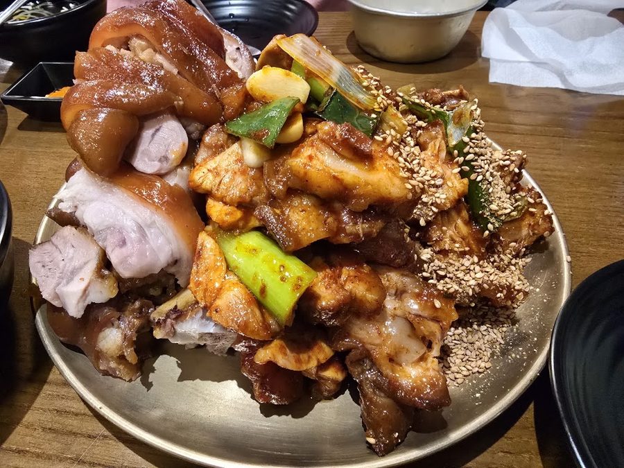 Mongttang Jokbal