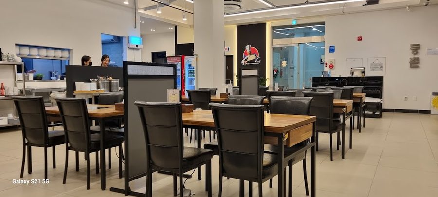 登村涮涮鍋刀削麵 順天店