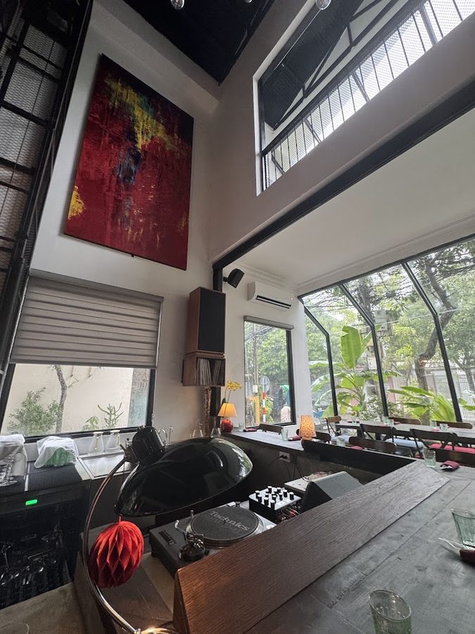 Gụ Wine Bistro