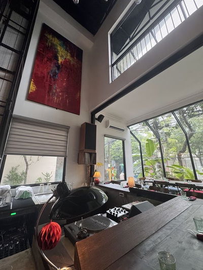 Gụ Wine Bistro