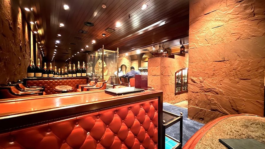 Bar Caravel