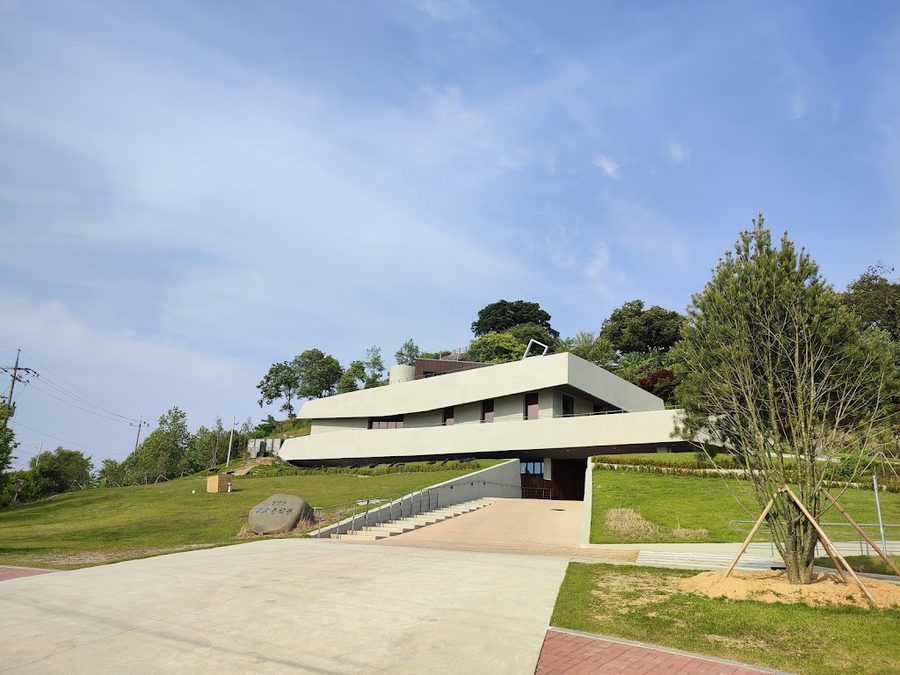Ganggyeongsan Sogeum Munhakgwan