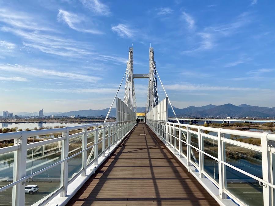Geumbit Noeul Bridge
