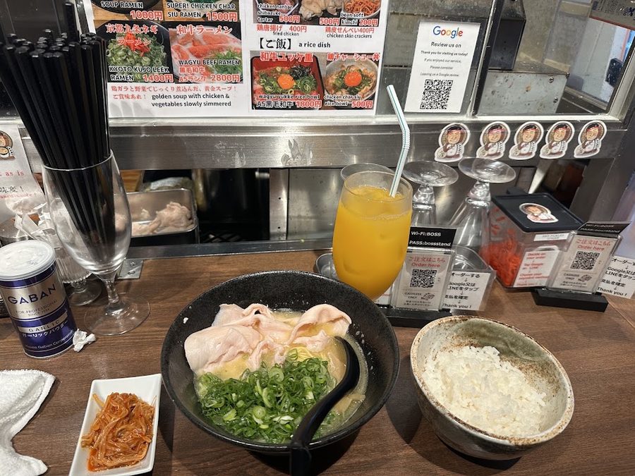 Chicken white soup ramen