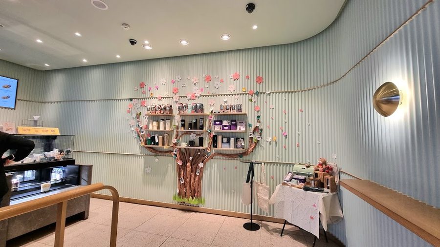 Starbucks Gangnam Station Sinbundang Line