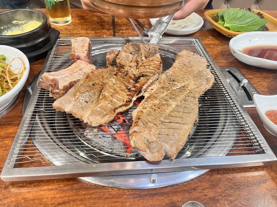 Hwahwa Dwaeji Wanggalbi Banyeo Branch