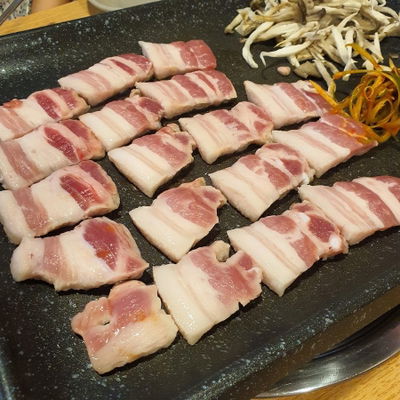 묵은지삼겹살 꿀꿀이네