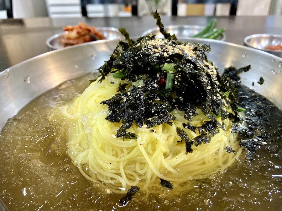 Myeongdong Son Kalguksu Bossam