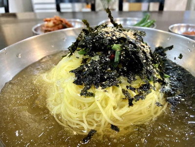 Myeongdong Son Kalguksu Bossam