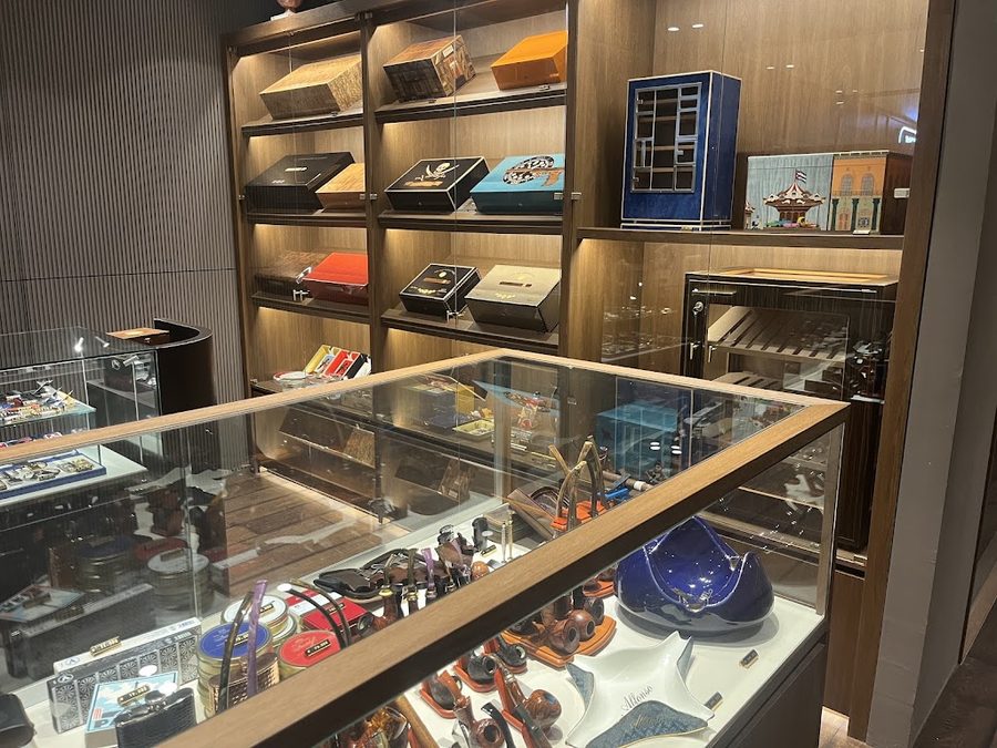 Resolver Cigarshop & Cigar Bar Gwanghwamun