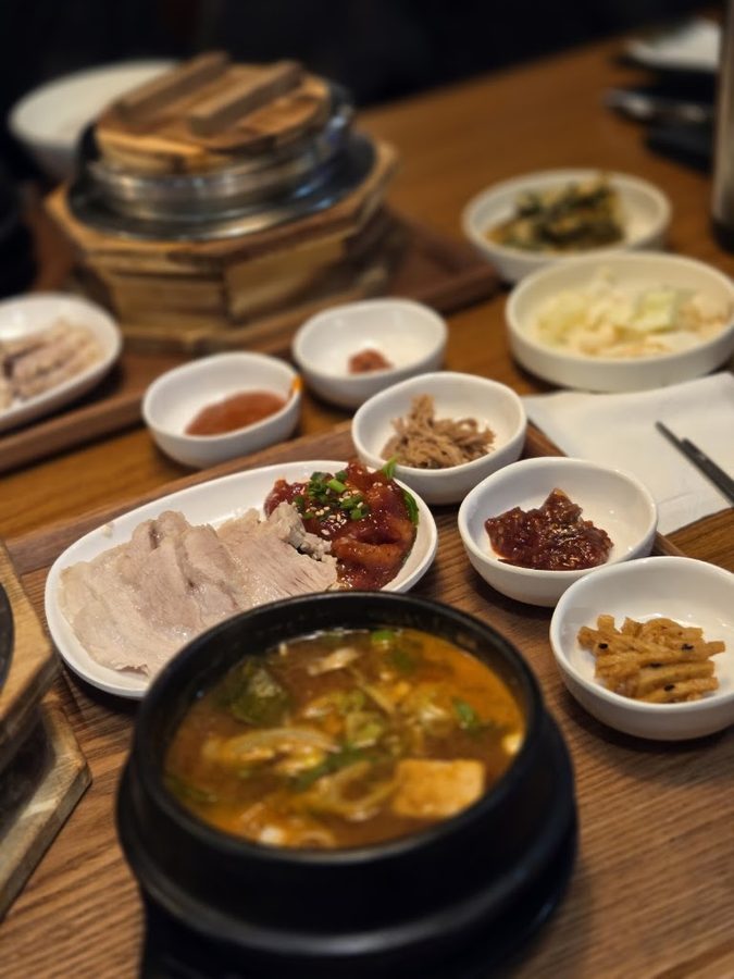 Wonhalmeoni Bossam Jokbal Yeonhui Branch