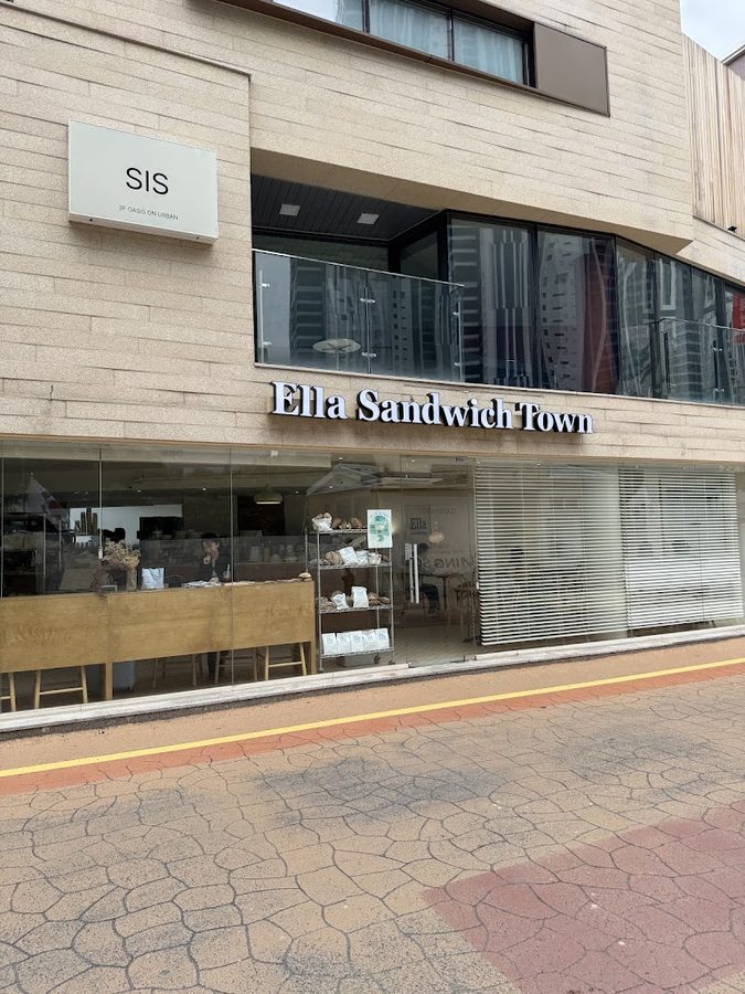 Ella Sandwich Town