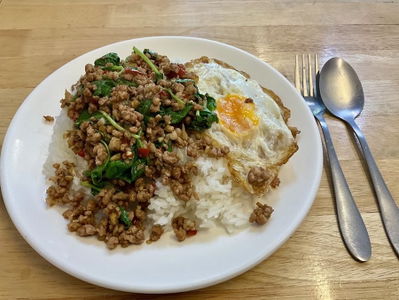 Saphan Kwai Authentic Basil Restaurant Original Thai Food