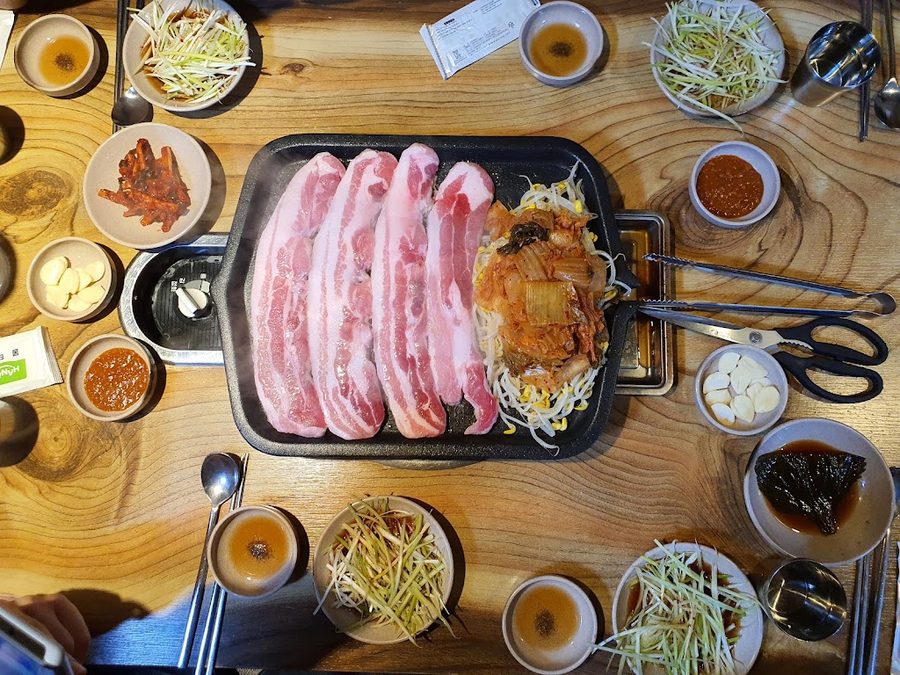 Tongdwaejine Gangnam Branch