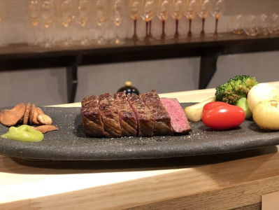 牛肉料理とお酒 Lan