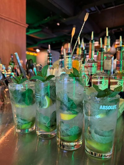 Timeless Lounge