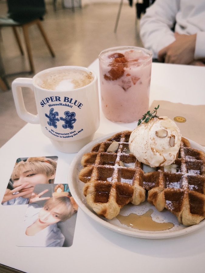 Mouse Rabbit Coffee