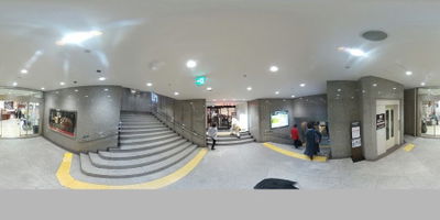 Holly’s Café - Kawaramachi Central Entrance