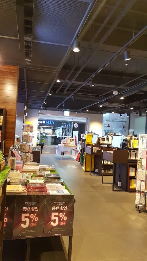 YES24 Used Bookstore Haeundae Jangsan points