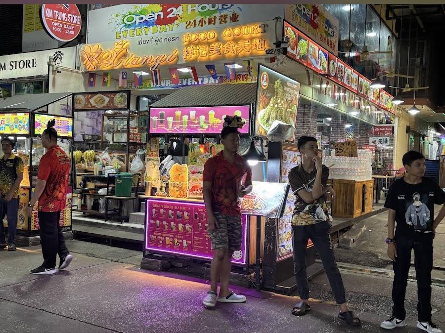 Pratunam Night Market